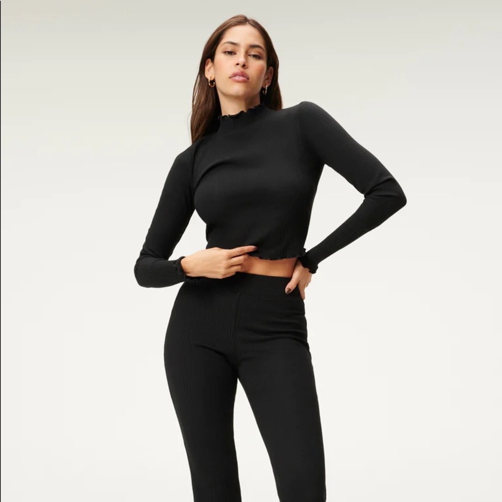 Black Ribbed Long-Sleeve Mock Neck Crop Top - Women